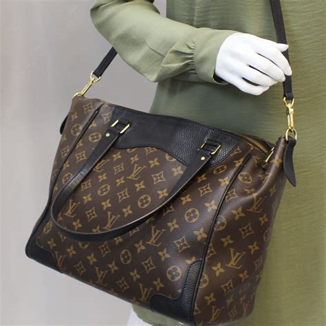 louis vuitton monogram purse.